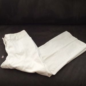 Pin striped, stretch white capris